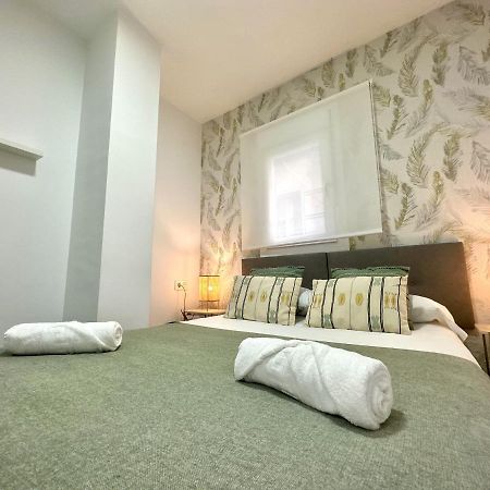 Urbe10 Santa Lucia 1 Bedroom Apartment 1A Malaga Bagian luar foto