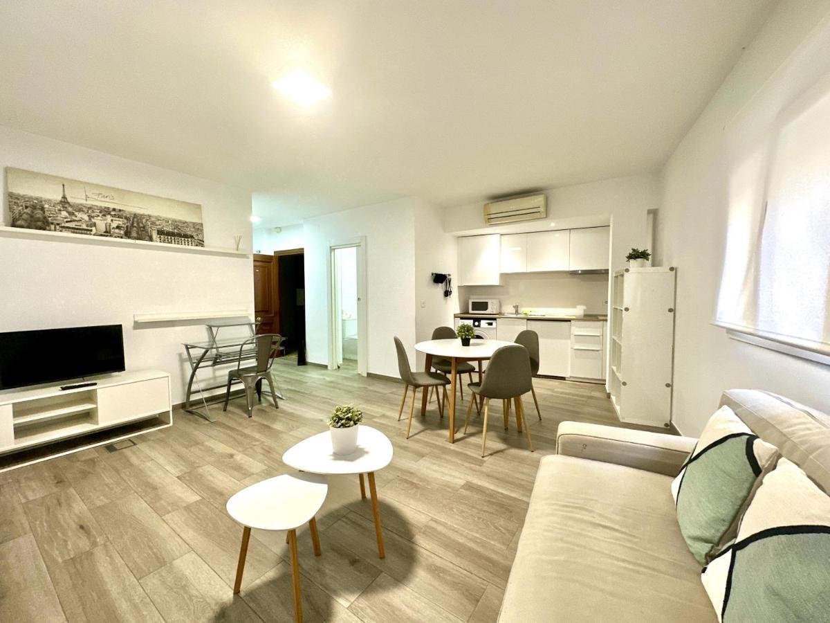 Urbe10 Santa Lucia 1 Bedroom Apartment 1A Malaga Bagian luar foto