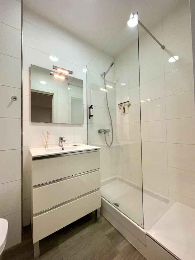 Urbe10 Santa Lucia 1 Bedroom Apartment 1A Malaga Bagian luar foto